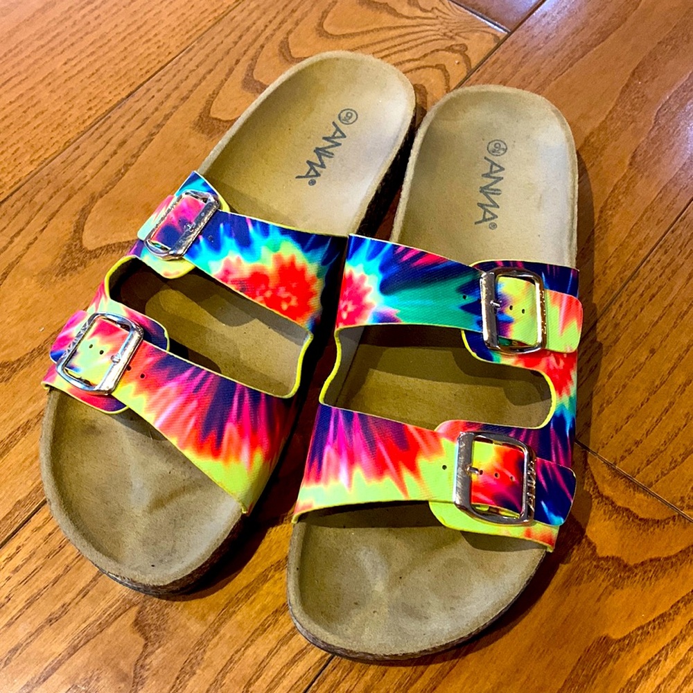 💛2/$20 Fun tie-die foot bed sandals size 9
